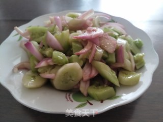 洋葱拌黄瓜的做法