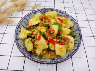 酸菜烧芋头的做法