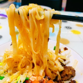 牛肉粒拌面的做法