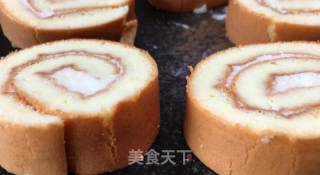记一次失败的瑞士卷蛋糕制作过程,蛋糕烤过头，卷裂开了，奶油打过头.的做法