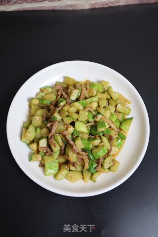 肉丝炒水果黄瓜的做法