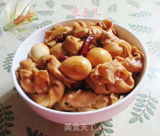 鹌鹑蛋烧千张结的做法