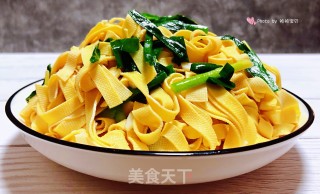 韭菜炒千张的做法