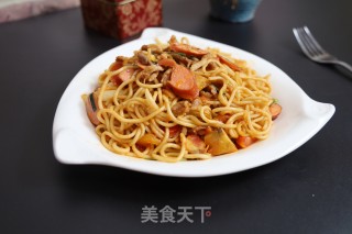 火腿肠炒面的做法