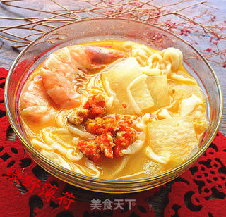 蟹黄鲜虾面的做法