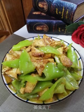 尖椒烧油豆腐的做法