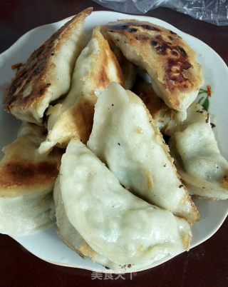 西葫芦韭菜盒子煎饺的做法