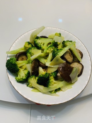 香菇西兰花的做法