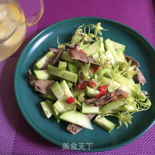 “酸爽开胃美食”石斛花鸽肉拌黄瓜
