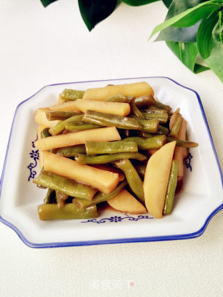 土豆烧豆角的做法