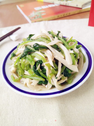 酸爽杏鲍菇拌菠菜的做法
