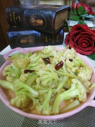 红椒炒有机花菜的做法