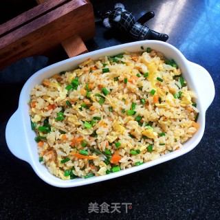 韭薹胡萝卜蛋炒饭的做法