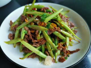 芦笋炒牛肉的做法