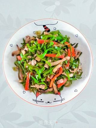 里脊甜椒蘑菇炒梅豆的做法