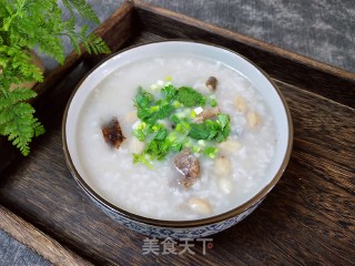 花生香菇猪骨粥的做法