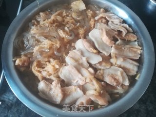 东北酸菜炖五花肉粉条的做法