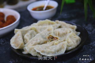 莲藕玉米芹菜肉饺子的做法