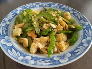 苦瓜炒鸡蛋的做法