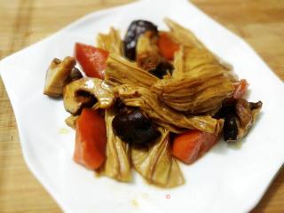 红烧腐竹香菇胡萝卜的做法