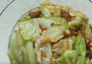 五花肉炒包菜的做法