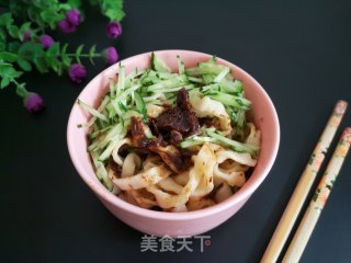 虾蓉酱黄瓜拌鸡蛋手擀面的做法