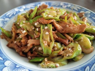 秋葵炒肉丝的做法