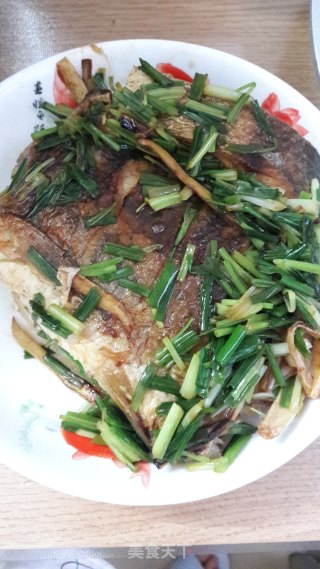 葱姜焖煎鱼的做法