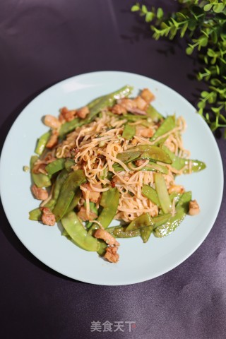五花肉荷兰豆炒面的做法