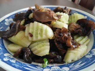 黄瓜拌木耳的做法
