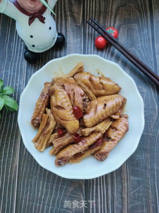 鸡翅烧腐竹的做法