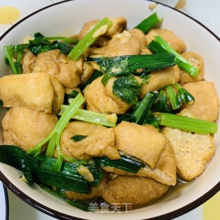 芹菜炒油豆腐的做法