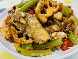 家常做法【干锅鱼】的做法