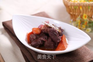 红酒番茄烩羊肉的做法