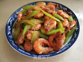 西芹炒虾的做法