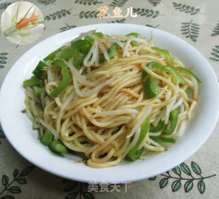青椒绿豆芽炒车仔面的做法