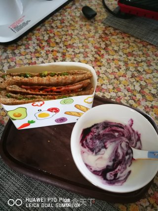营养早餐   蓝莓酸奶&全麦三明治的做法