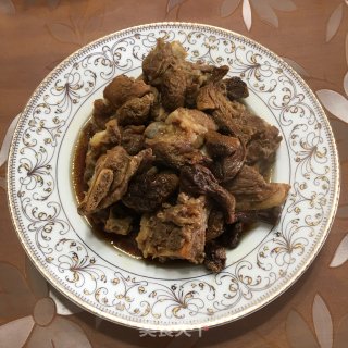 姬松茸烧排骨的做法