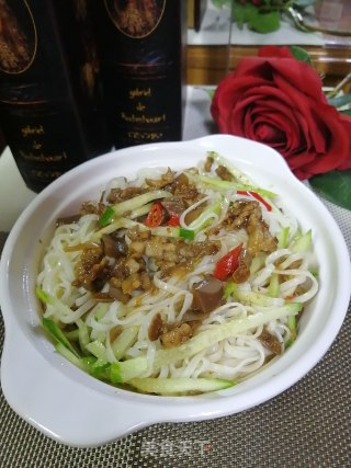 茄子肉卤拌面的做法