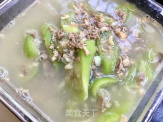 “汤羹”鲍鱼鸽肉丝瓜汤
