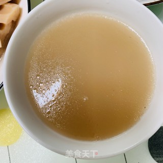 咸骨莲藕汤的做法