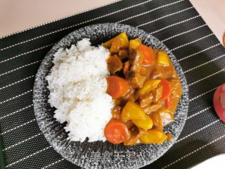 孟孟酱牛肉咖喱饭的做法