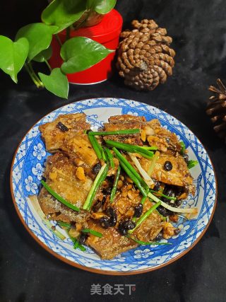 蒜香豆豉焖带鱼的做法