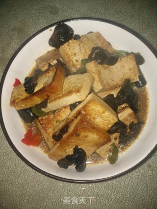 木耳烧豆腐的做法
