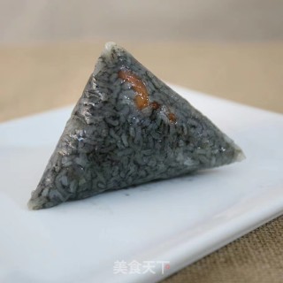 海鲜蛋黄灰粽的做法