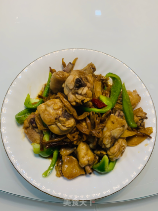 金针菜烧鸡的做法
