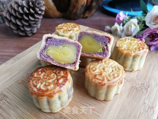 蛋黄紫薯肉松月饼的做法