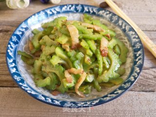 五花肉炒苦瓜的做法
