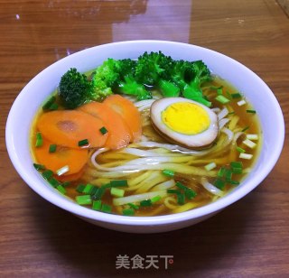 西兰花卤蛋面的做法