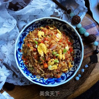 洋葱红萝卜酱油饭的做法